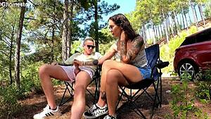 野外でアナル快楽匂わせる公開遭遇