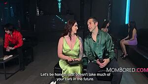 Couple shares intimate moment with stranger at restaurant unnoticed