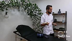 ¡Mira Cómo El Masajista Me Da Un Final Feliz Con Su Gran Verga! Parte 1 - Salome Gil