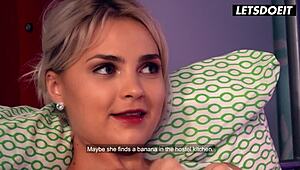 Nadržená blondýnka Lika Star testuje šukací dovednosti v hostelu