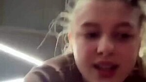 Teen Masturbates Extremly in Public Gym