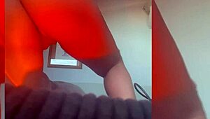 Morena enteada linda cheia de tesão dançando de calcinha