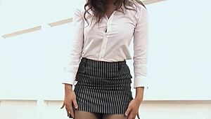 Japanese office teen in nylon pantyhose gives grinding pussy job.