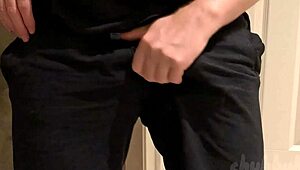 Chubbykaot pees and cums at gym