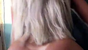 Modelo dando las nalgas in trans crossdressing