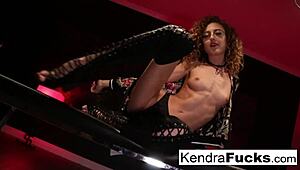 Wow! Hot beauty fingers herself to an intense orgasm!