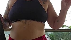 Mostrando os fundos na sacada 😜