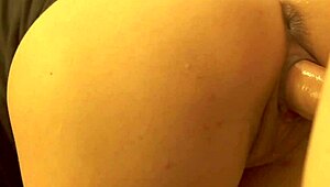 파티 후 흥분된 맛있는 일본녀 의붓아빠에 도기스타일로 깜짝 😍