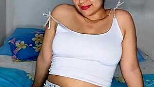 hot colombian seduces you with huge pussy! talk dirty now!