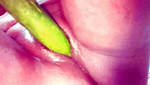 Desibhabhi, sex today my pussy is very tight i applied oil and got fucked!