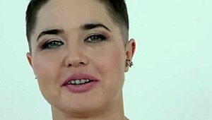 Negro meteu o caralho no cu da sapatao machuda