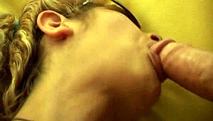 A friend seduced her companion in an old-young italian encounter.