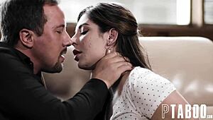 Keira croft gives blowjob to jessy jones