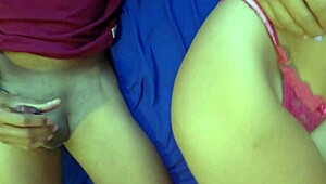 น้องสาวลูกติดอยากให้ชักว่าวรดตูดใหญ่!