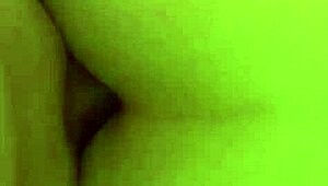 ابنة زوجة شامبو تتناك سراً شرجي وكس بقوة من ميشكا مع قذف