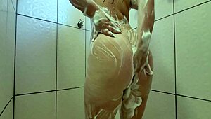 Amo Quando Minha Stepmom Grava Ela Tomando Banho