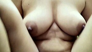 सौतेला भाई सौतेली बहन को चुदाई का पाठ पढ़ाता है