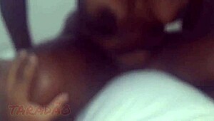 Minha preta SENTANDO gostoso no pau