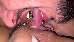 teen novinha smiles while taking big cock