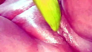 Desibhabhi, sex today my pussy is very tight i applied oil and got fucked!