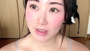 일본 여자가 캐주얼 데모로 어떻게 하는지 보여줌