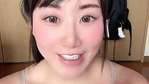 일본 여자가 캐주얼 데모로 어떻게 하는지 보여줌