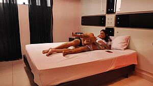 Confundí a mi hijastra con la esposa y le follé el culo