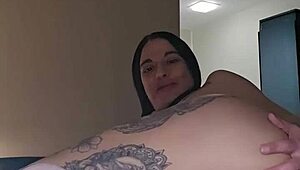 Want to chat with petite Emyangel's tight pussy?