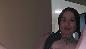 Want to chat with petite Emyangel's tight pussy?