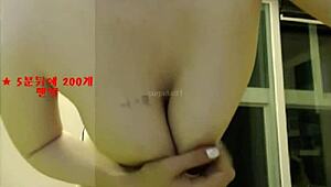 bagel soo teases in sexy strip