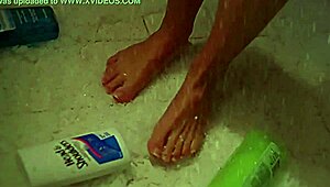 tania saulnier blonde showers nude sexy xs girl bathing smallville style