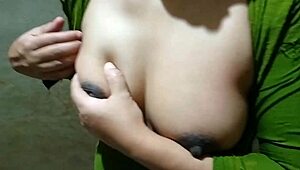 ever seen a desi village wife flash her curves?