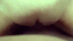 Nevastă post-gym imploră pulă în pizda ei udă picurând