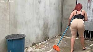 J'ai engagé cette pute latina cul énorme et chaude comme la braise