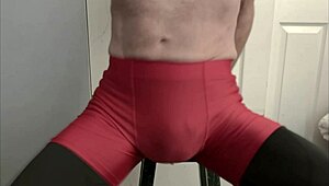 whoa grinding that ass on the stool in tight black tights and red shorts 😈💦