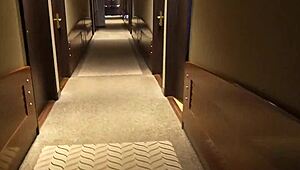 Babysitter francese innocente fa casino e prende threesome ruvido doppio mostro BBC su biondina magra