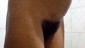 hey desi indian teen wanna see her piss while bathing indoors?