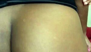 ebony milf vibes her wet pussy hard with toy then pees everywhere on herself