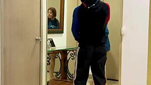 Hey, young latina angel cruz shakes ass in shorts seducing delivery boy