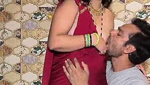 Aashiq banaya aapne you dirty housewife with fat tits in homemade blowjob photoshoot