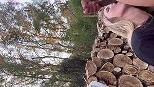 Loirinha Aline Novak sucking gostoso deep in the woods!