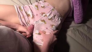 stepsis spreads legs one last time for kinky pussy rubbing and fingering fun