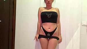 secret webcam latina's big ass sways sensually like a pro