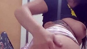 come watch my juicy pussy flashing and teasing just for you