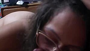 la mamá de mi mejor amigo mamaba con ganas después de tanto tiempo!