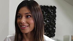 I pour sensual nuru gel naked on wet teen pussy massaging xxlayna marie and brad sterling