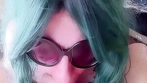 who wants to watch me cum deep in this mommy's mouth for a huge liquid lunch swallow?!