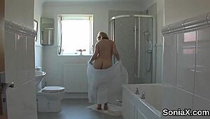 uk mature adulteress sonia reveals her massive tits now!