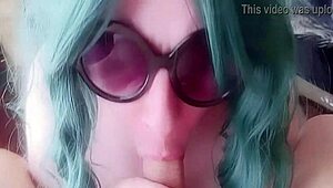 who wants to watch me cum deep in this mommy's mouth for a huge liquid lunch swallow?!