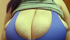 Whoa, Sarah's Massive Titties Jiggle Endlessly!